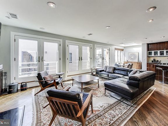 4th image of 2370 Champlain St NW APT 34