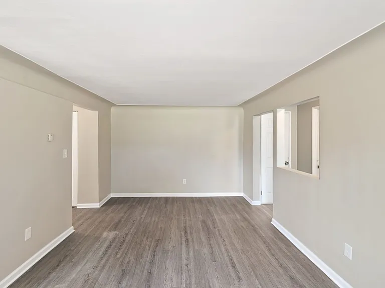 Brownell Apartments - Coast to Coast Management — Photo 24