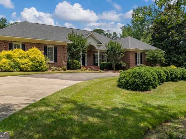 17 Sweetwater Dr, Cataula, GA 31804