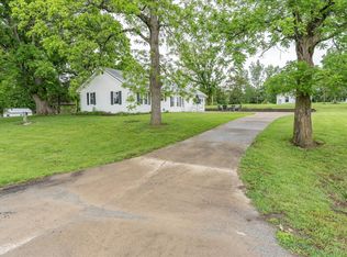 10529 N Shore Rd, Hillsboro, OH 45133