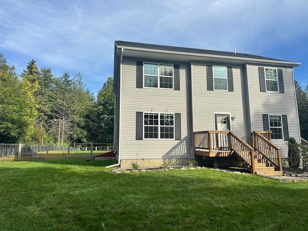 3 bed, 2.5 bath, 1820 sqft, $3,000 — Photo 2