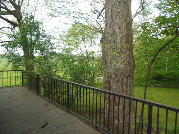 3rd image of 2811 Mount Vernon Ln