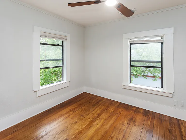 1025 W Walker St — Photo 21
