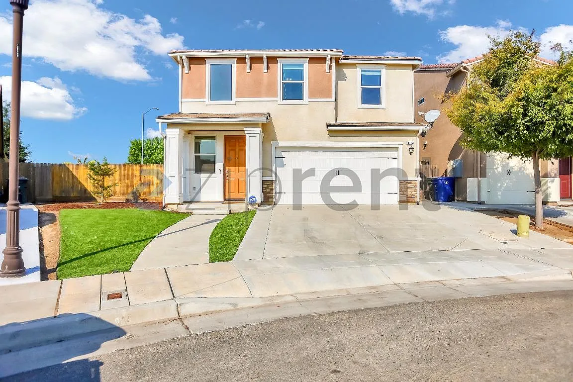 3 bed, 1900 sqft, $2,390 — Photo 1