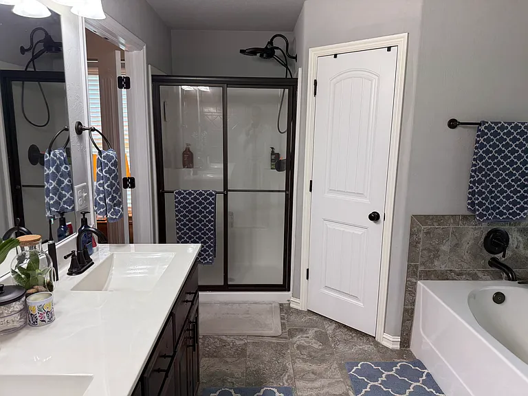 14638 Maple Ave — Photo 24
