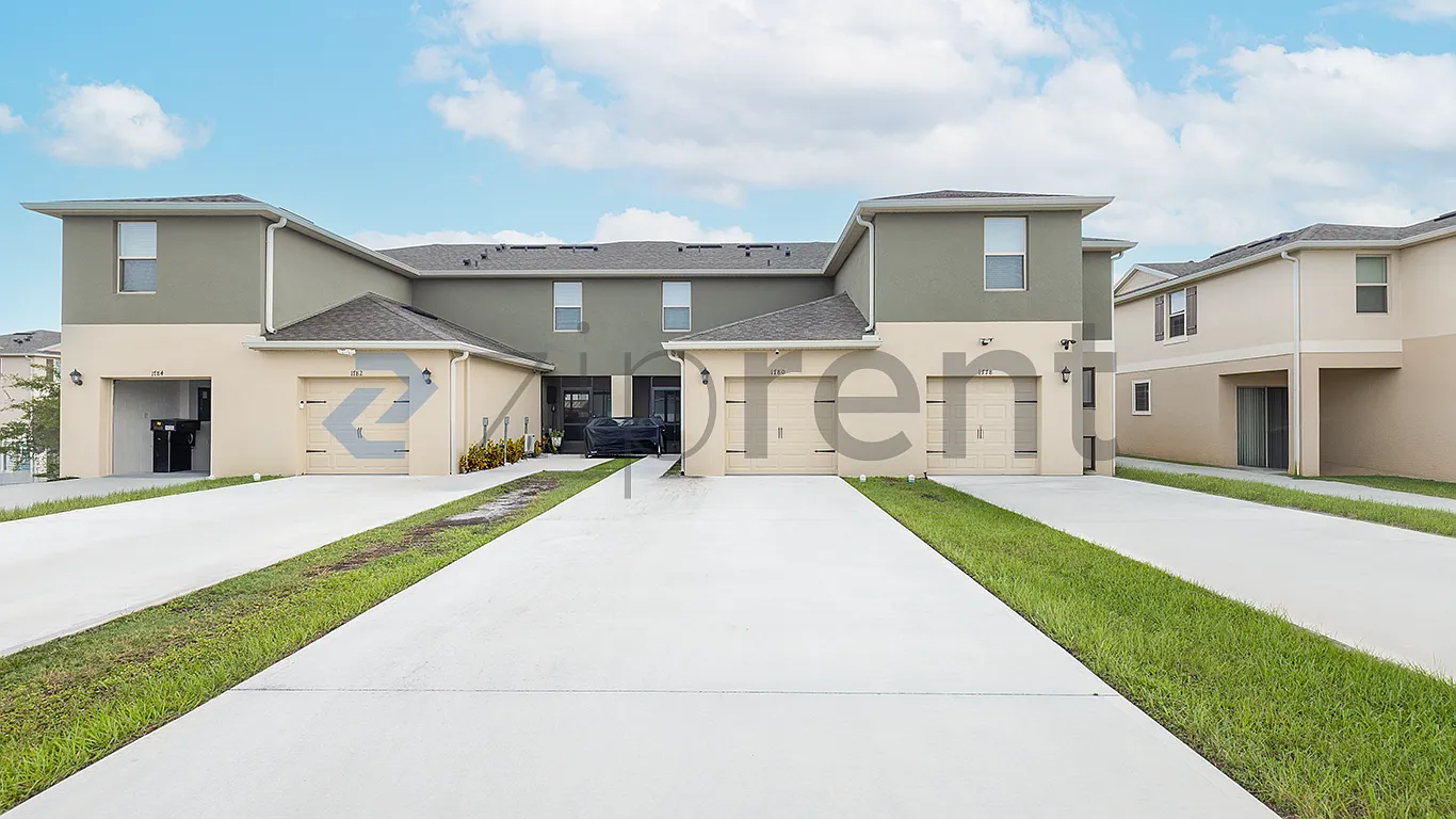 3 bed, 2.5 bath, 1595 sqft, $2,300 — Photo 3