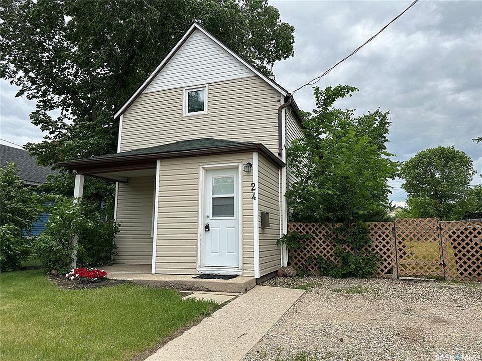1st image of 24 3rd AVENUE SE