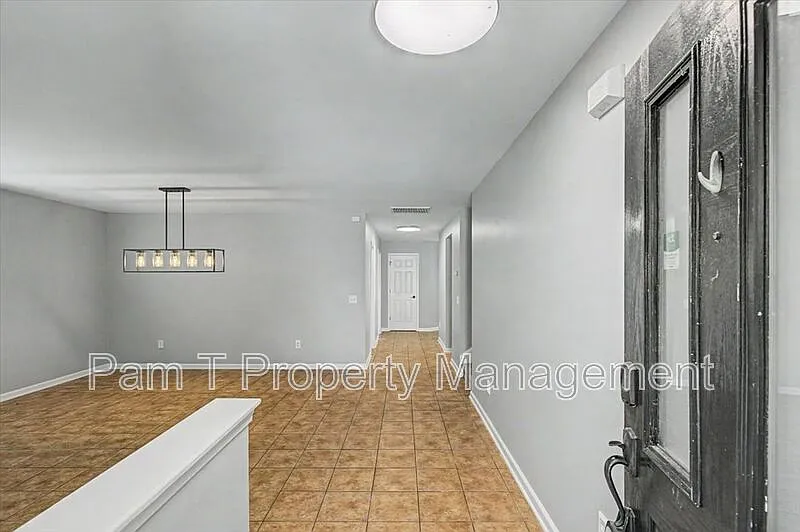 5 bed, 3.5 bath, 2652 sqft, $2,955 — Photo 4