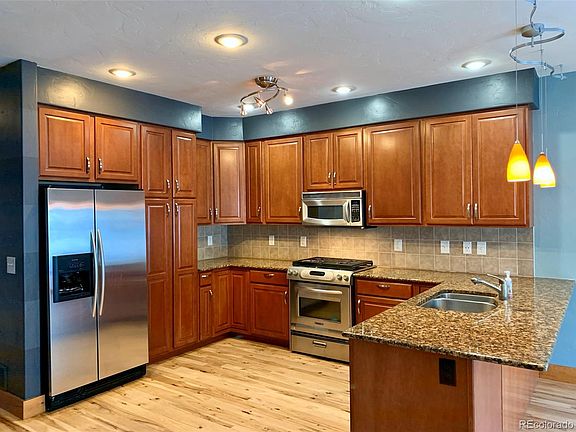 5th image of 1116 Longview Cir