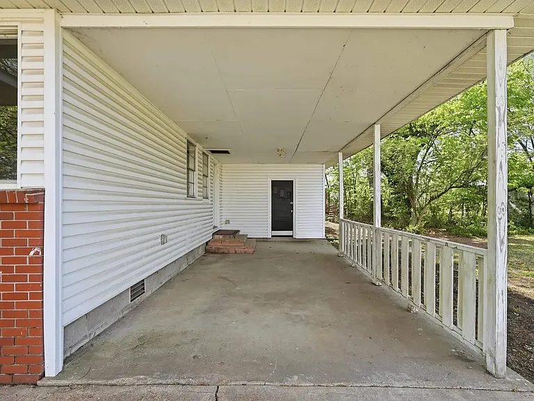 207 S Elm St — Photo 12