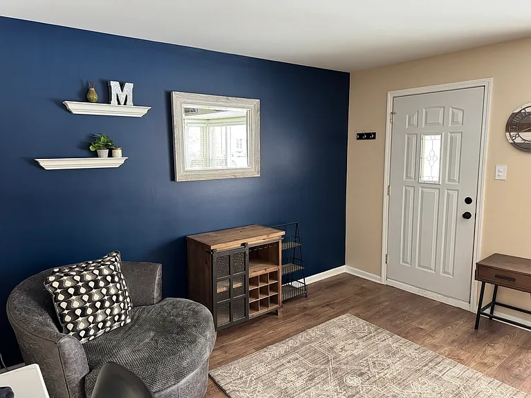 2524 W 109th Pl — Photo 2