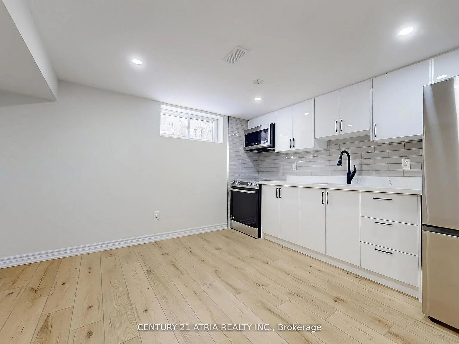 2 bed, $2,000 — Photo 2