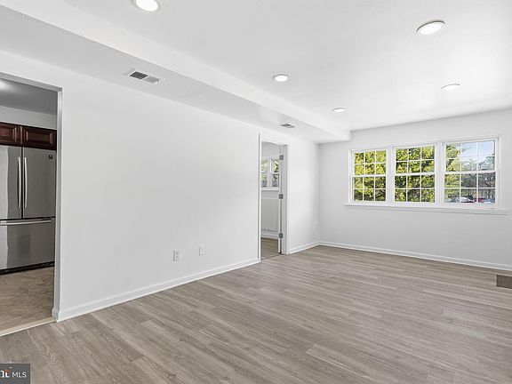 4th image of 125 College Dr