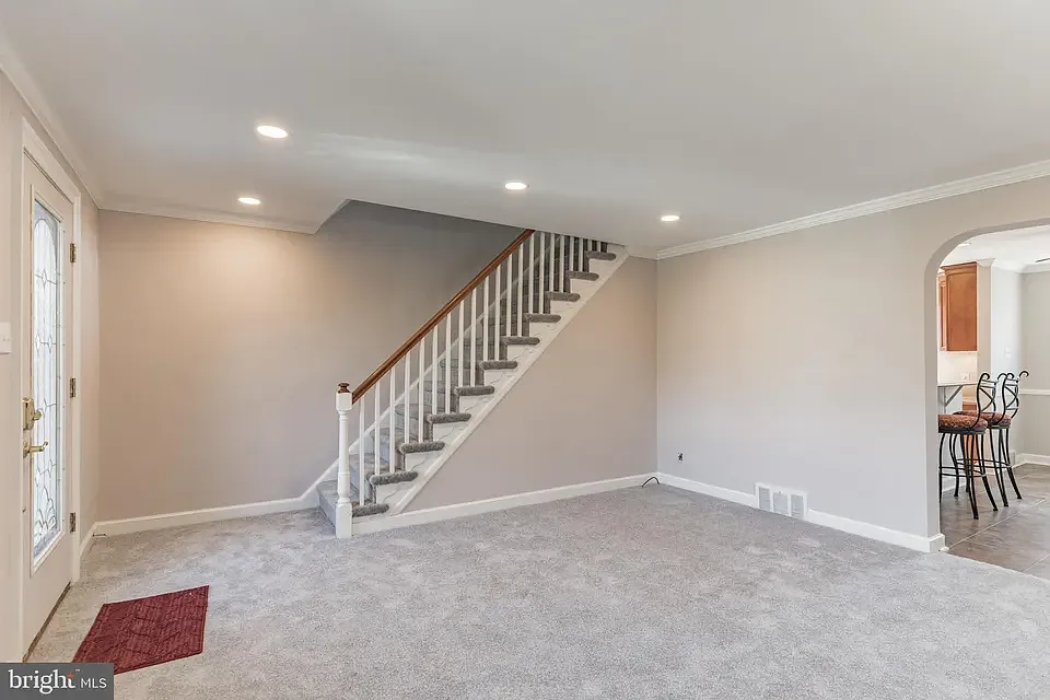 3 bed, 1188 sqft, $2,350 — Photo 4