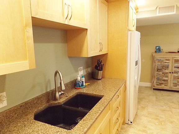 5th image of 632 Edgewater Dr Unit 134
