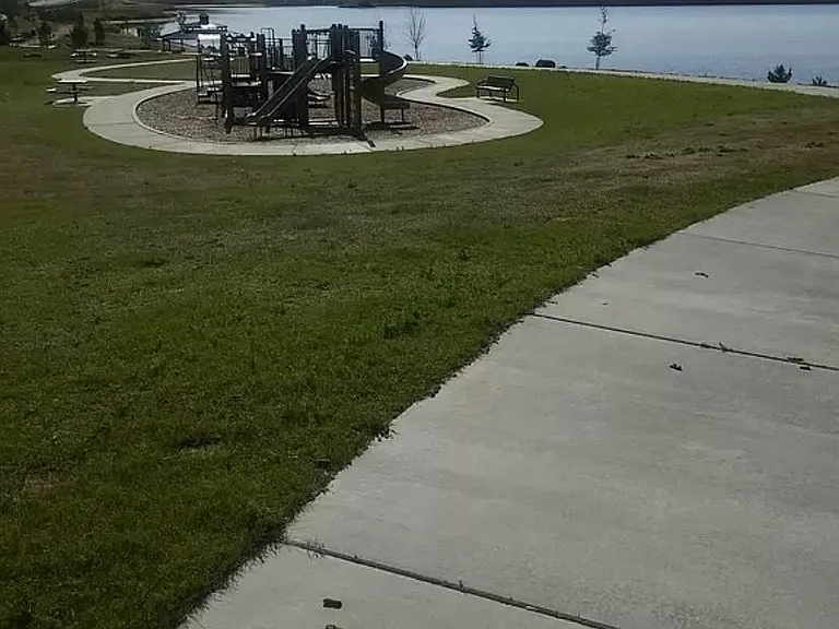 15922 Lake Mist Dr — Photo 31