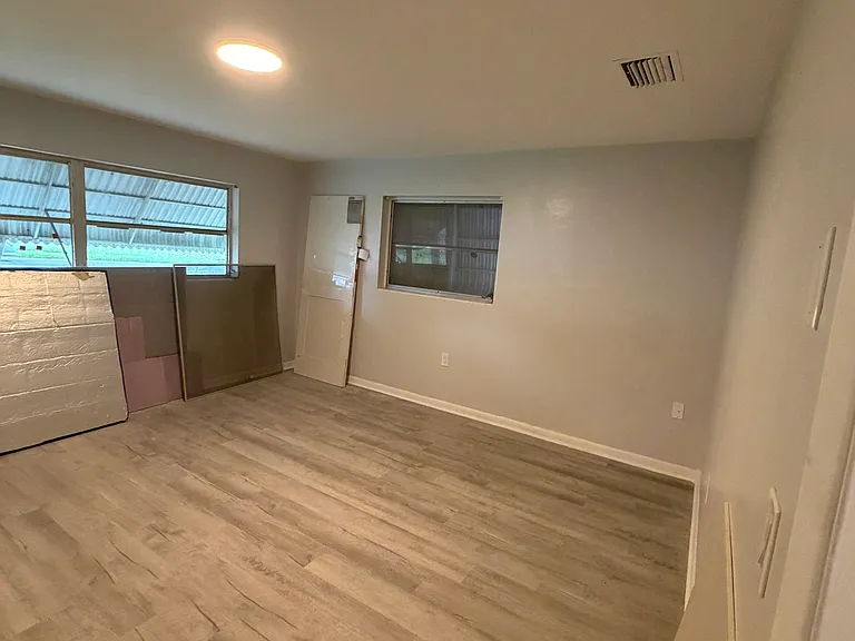 26 Beverly Hills Blvd — Photo 6