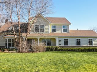2132 Kenton Ln, Libertyville, IL