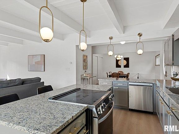 5th image of 308 Elm Ln