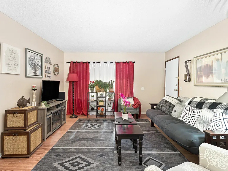 Quailpointe Apartments — Photo 48