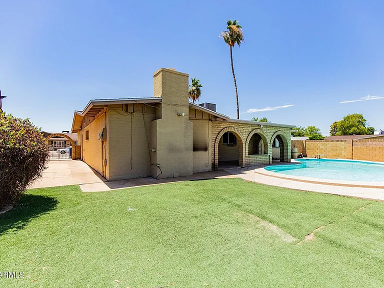 1504 E Palmcroft Dr — Photo 17