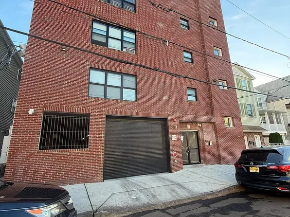 198 Harrison St, Paterson, NJ
