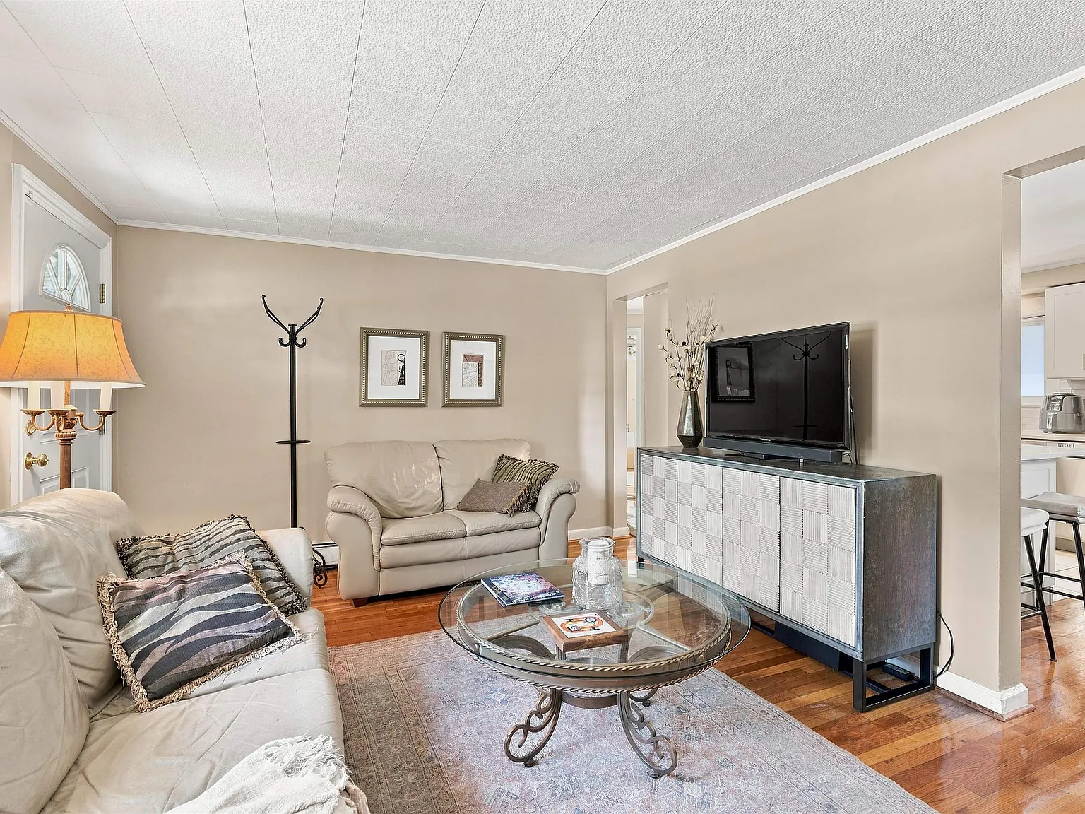 3 bed, 2.0 bath, $4,000 — Photo 4