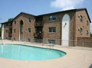 1161 Gillingham Rd #B8, Neenah, WI 54956