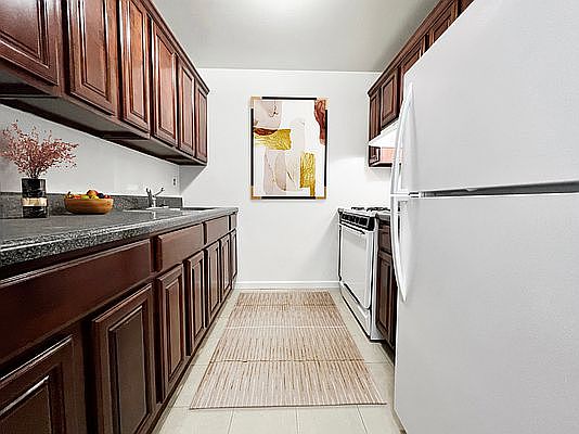 2nd image of 1765 Townsend Ave APT 3B