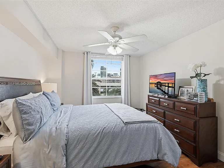 520 SE 5th Ave #3403 — Photo 9