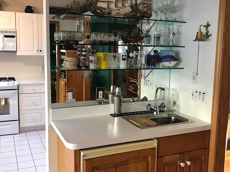 417 Main Ave — Photo 9