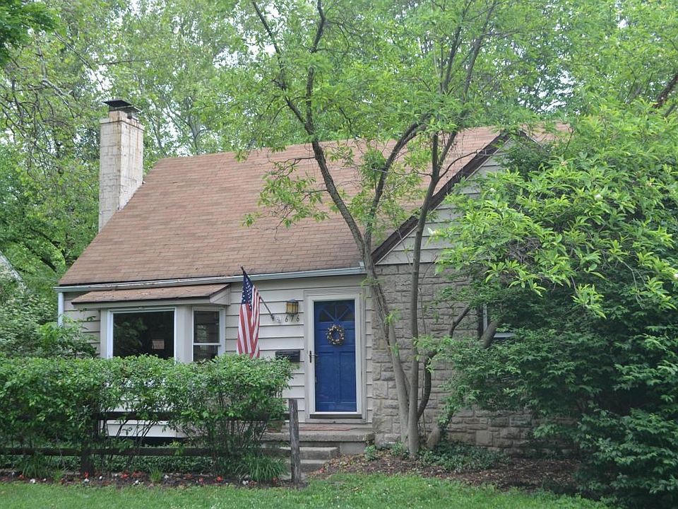 1st image of 676 Yaronia Dr