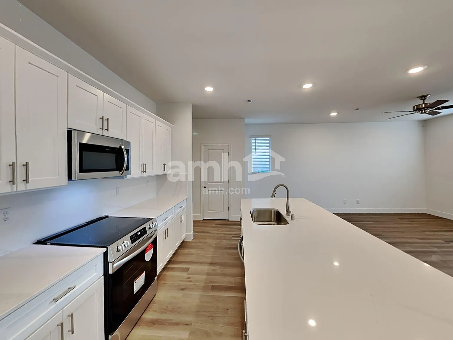 5 bed, 3.0 bath, 2395 sqft, $2,745 — Photo 3