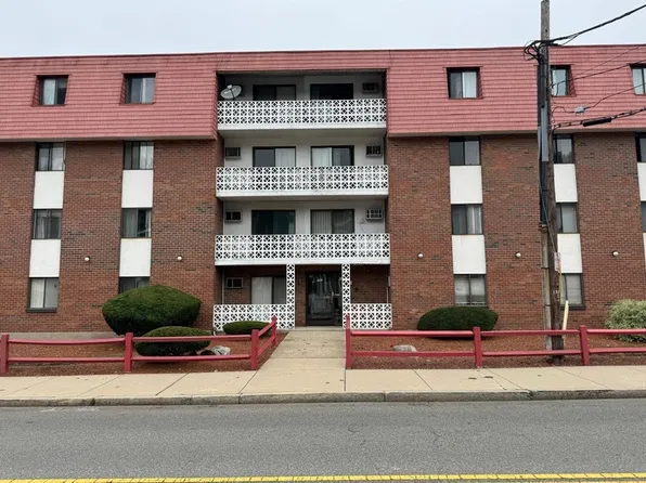 141 Pierce St APT 18, Malden, MA 02148
