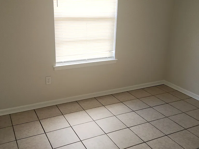 205 Harbor Dr — Photo 16