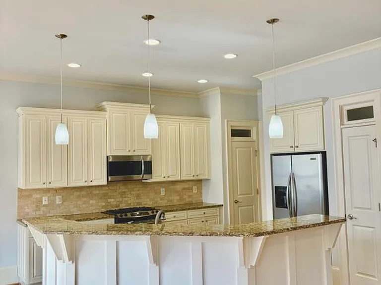 1043 Antioch Dr — Photo 10