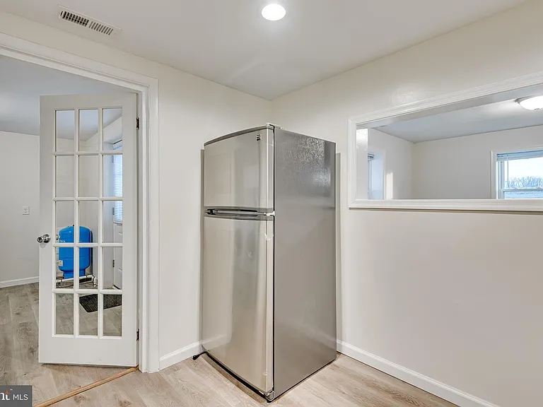 1558 Bay Head Rd — Photo 12