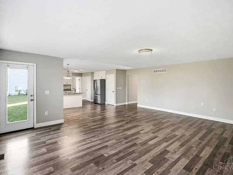 6672 Westminster Ct — Photo 27