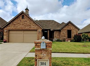 304 Market Ave, Yukon, OK 73099