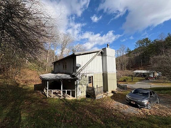 5th image of 2251 Snowbird Rd