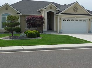 457 Cherry Blossom Loop, Richland, WA 99352