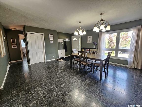 4th image of 202 Mehnke St