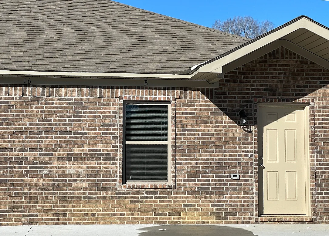 2 bed, $1,000 — Photo 3