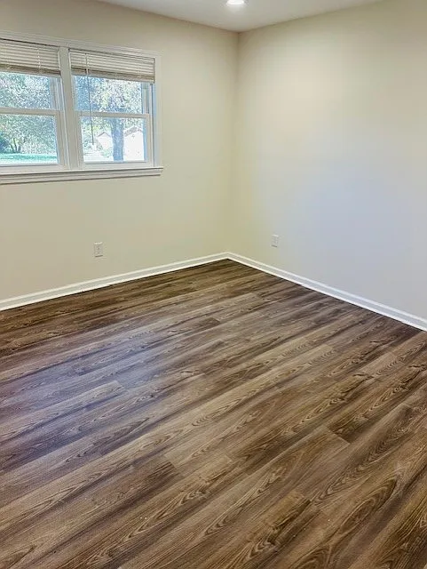 Building Photo - 3304 Oakcrest St #2