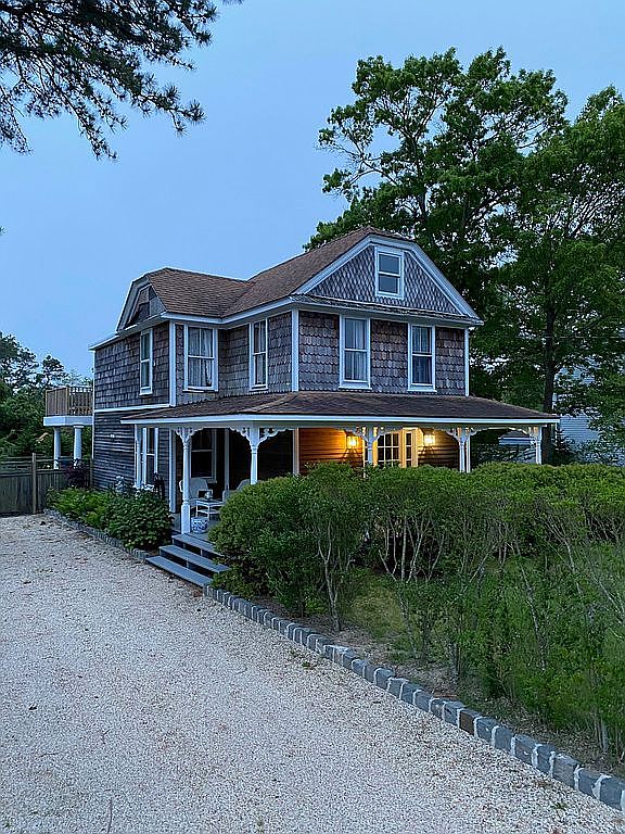 15 Argonne Rd W, Hampton Bays, NY 11946 Zillow