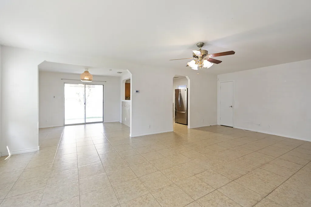 3 bed, 2.5 bath, 1808 sqft, $1,500 — Photo 3