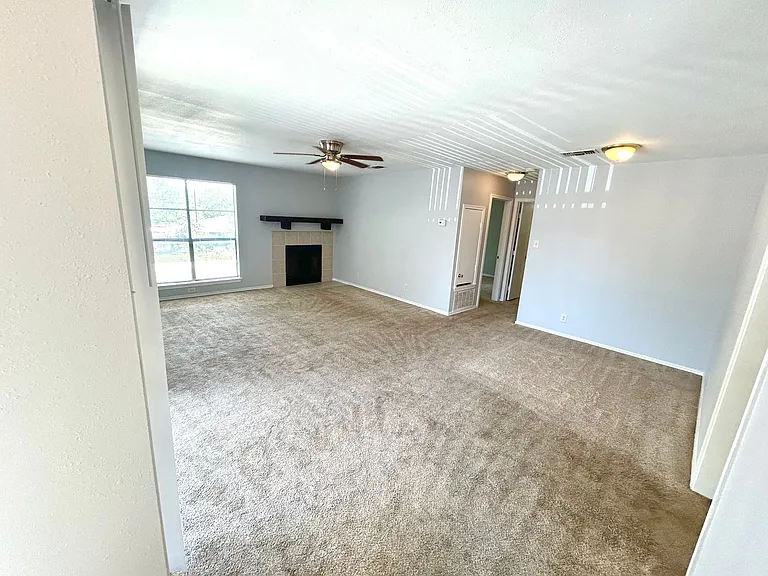 810 Station St — Photo 27