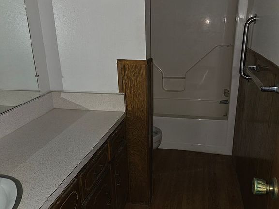 5th image of 2201 N Main St #120-C5