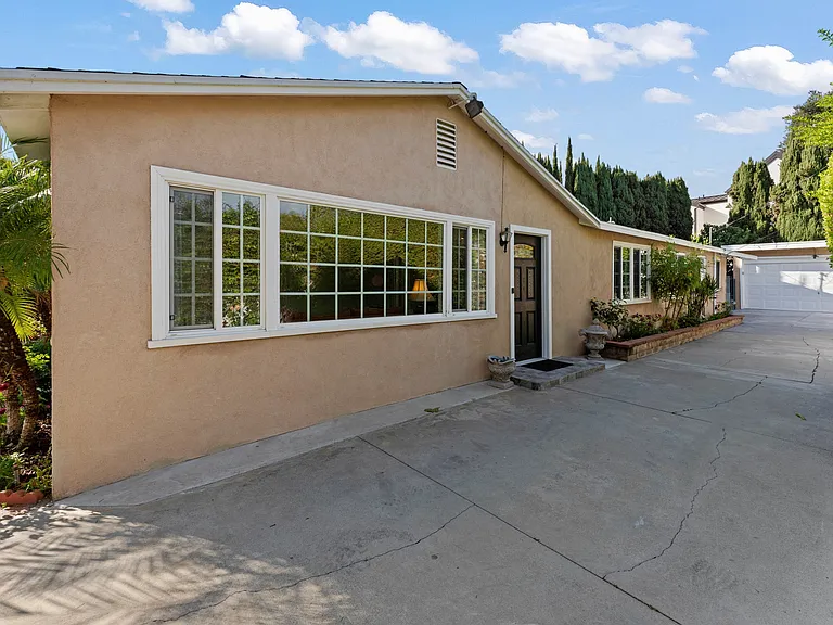 2423 San Pasqual St — Photo 7