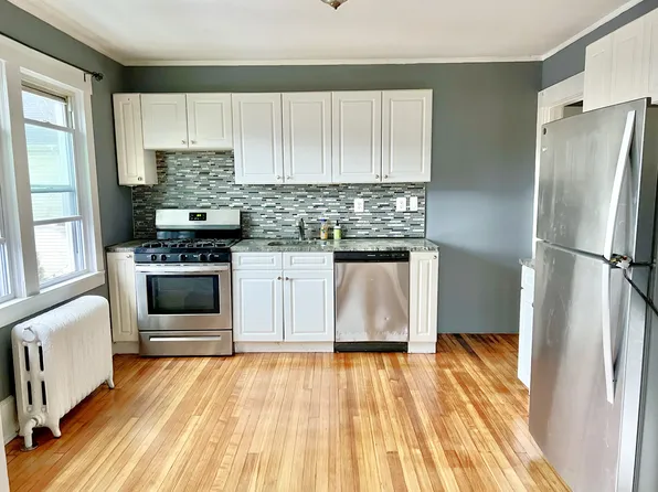 102 Crystal St #2, Stamford, CT 06902